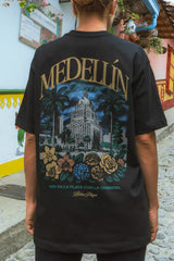 PREVENTA Camiseta Media Oversize Medellín Florece Negra (250 grs)