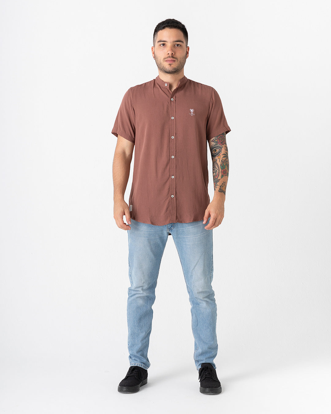 Tamarindo cuello mao (Camisa hombre)