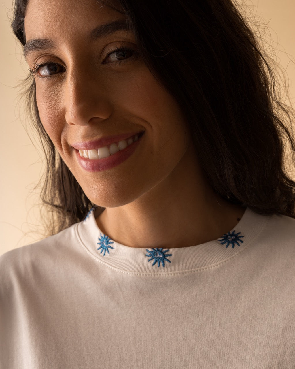 Camiseta Mujer Cruda Soles A Los Mares Los Pesares