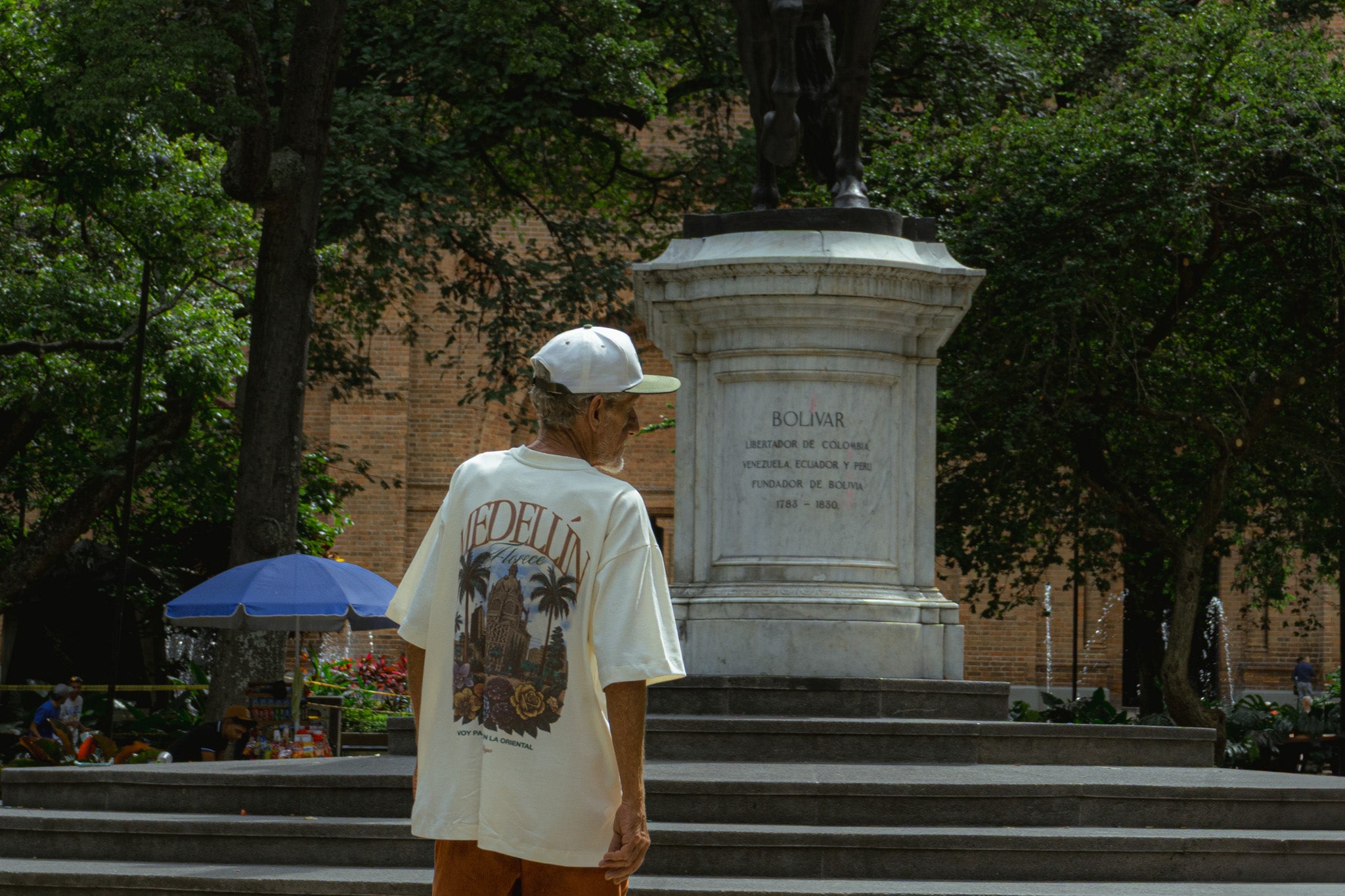 Camiseta Cruda Media Oversize Medellín Florece (270 grs) - ENTREGA 2 SEMANAS