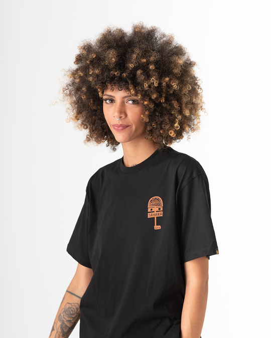 Camiseta unisex Sahara Planeta Juan X Bohío (Medio oversize 220gr)